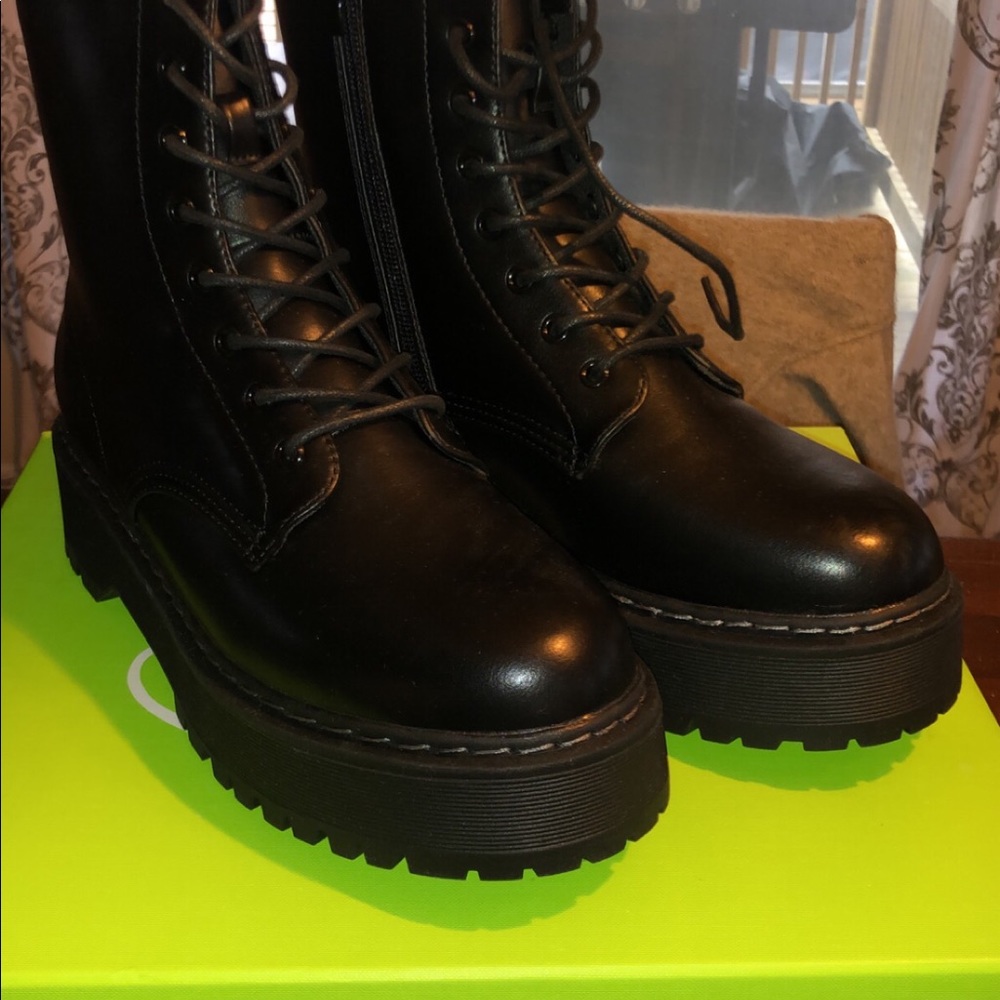 Steve Madden Basille platform boots